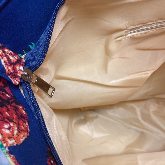 NWOT A&O International Pineapple Tote/Beach bag - Picture 6 of 8